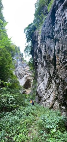 恩施大峡谷山脚下古盐道残段