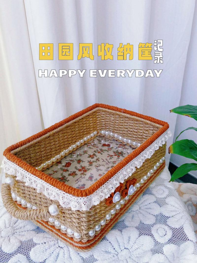 家庭手工篮子里收纳的简单传统手工材料