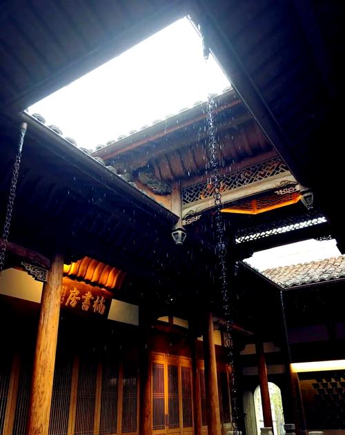 丽江古城老宅天井