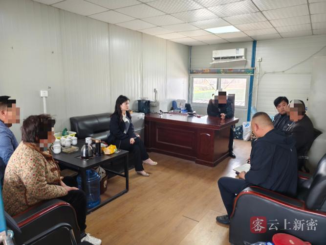 上海崇明船厂工人工伤维权沟通现场图