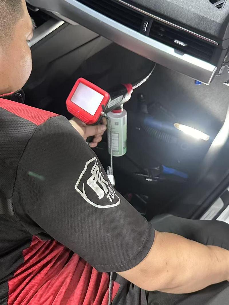 汽车空调内窥清洗作业现场