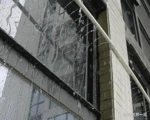 实体建材店窗台板洒水防水测试现场图