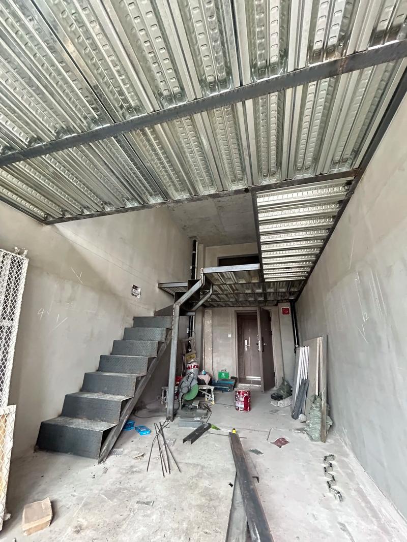 阁楼角钢框架施工实景
