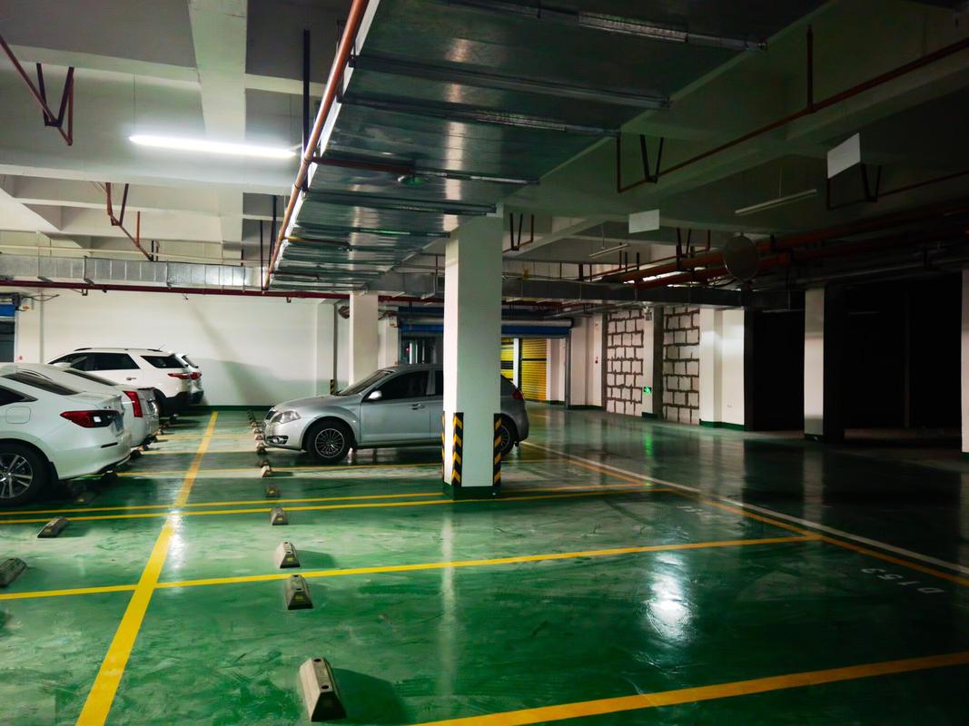 南京小区地下车位产权标识实拍