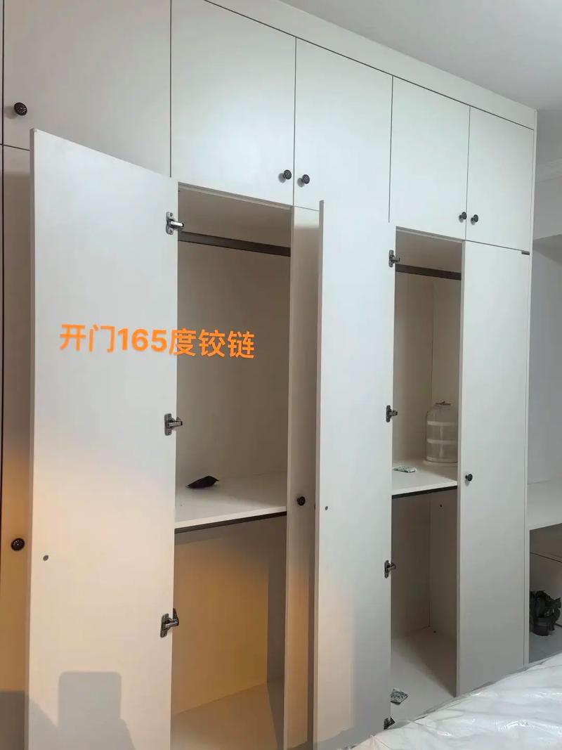 衣柜阻尼铰链安装效果实景图