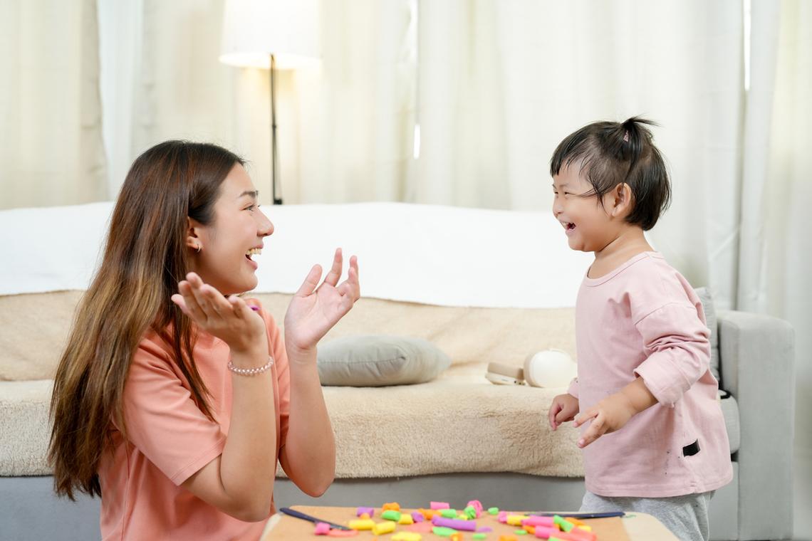 语言爆发期亲子日常互动实拍图