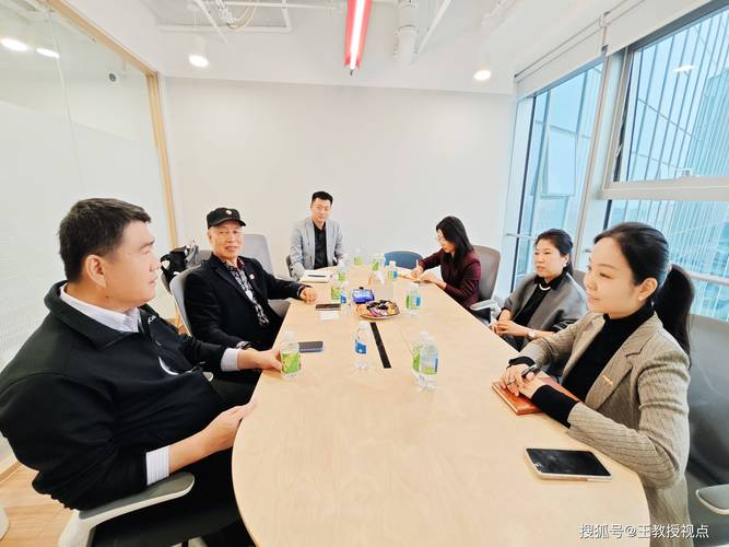 上海专业拆迁律所团队与客户签约谈判场景