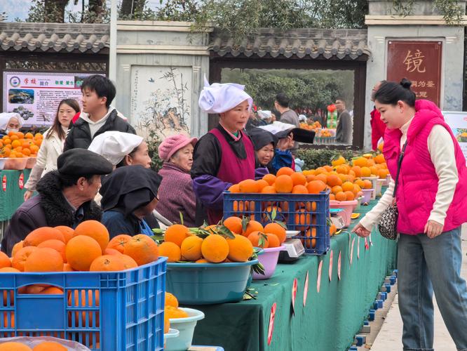 南漳峡口柑橘文化节上现炸橘香丸子的农家摊位