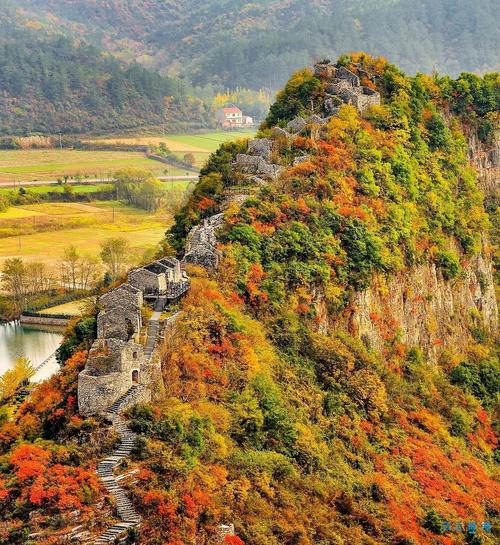 湖北南漳荆山楚文化遗址山林风光