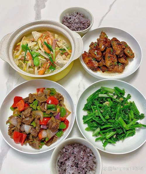 普通家庭日常单一素食餐桌实拍