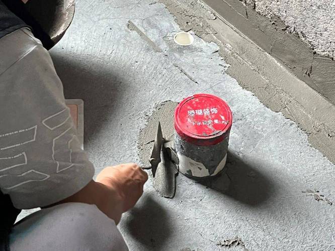 卫生间管根堵漏宝加强层施工实拍