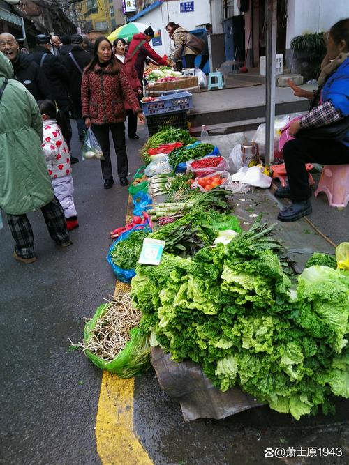 通远门旧货早市摆摊
