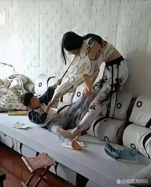 母婴博主讲解儿童欺负行为现场图