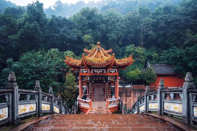 乌尤寺远眺大佛