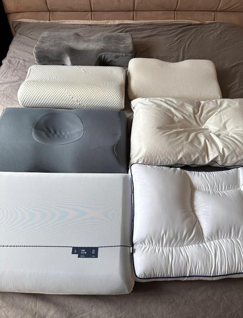 不同场景使用的便携靠枕对比图