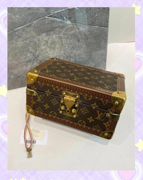 皮箱的顽固浪漫:为什么我们还在迷恋这口笨重的箱子?-因为所以