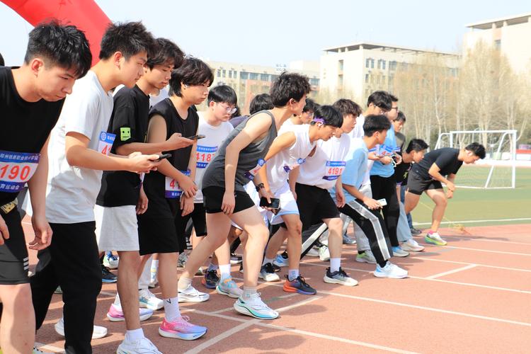 体育中考长跑测试考场实拍