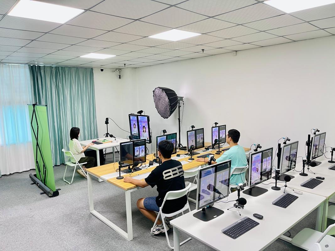 直播电商专业阶梯式真实场景实训课堂
