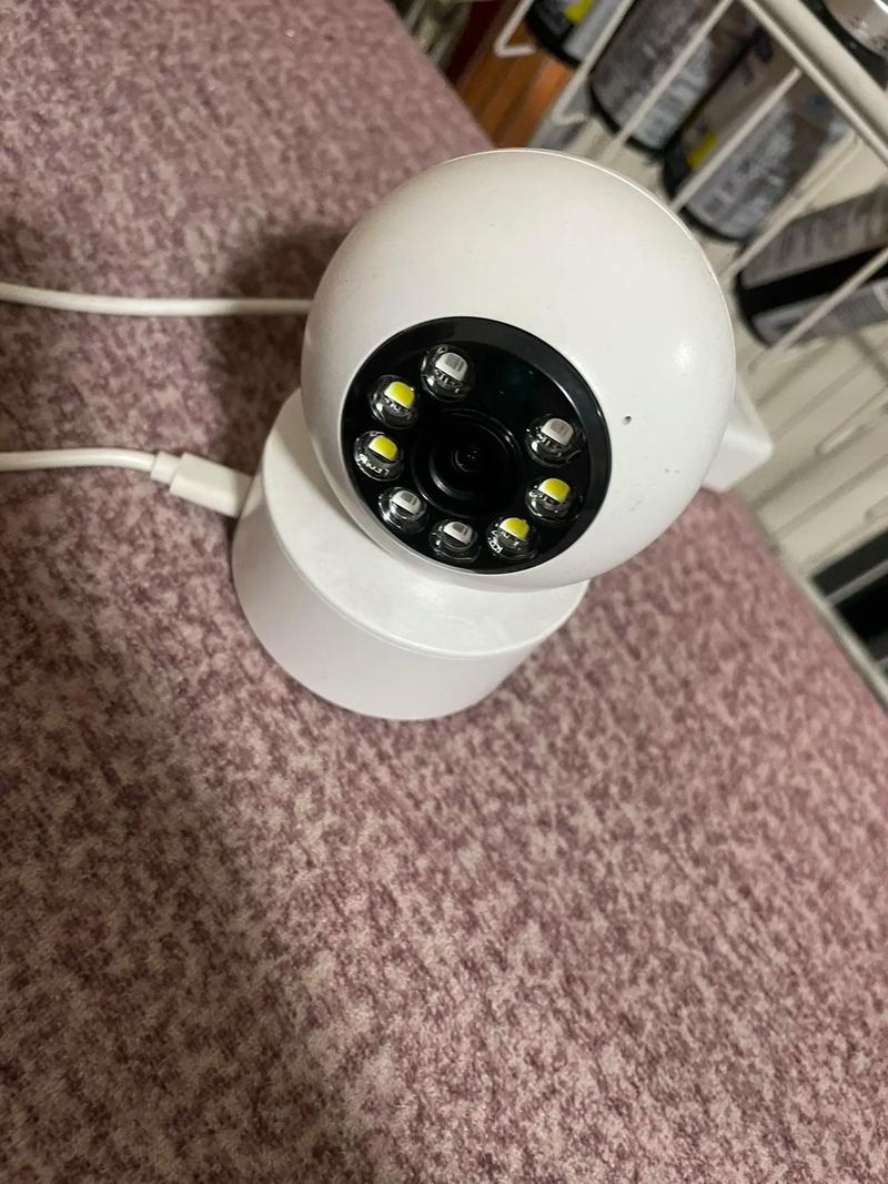 家庭摄像头被黑 指示灯异常闪烁