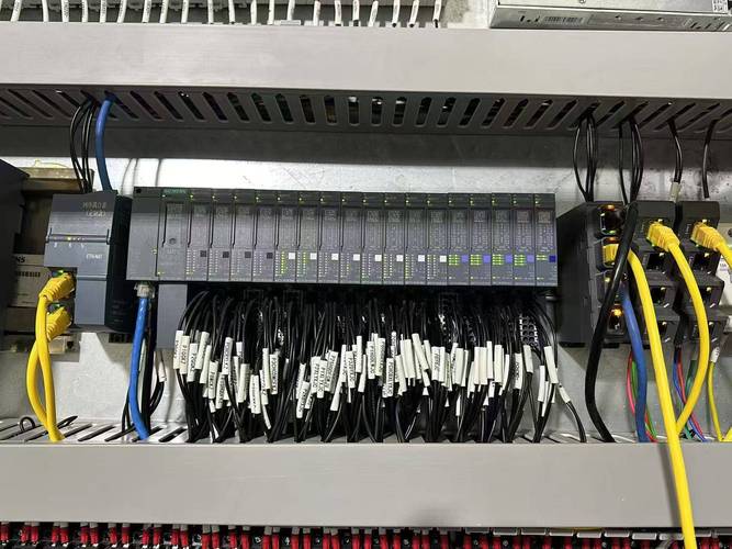 工业通信网络故障排查运维接PLC端口实拍