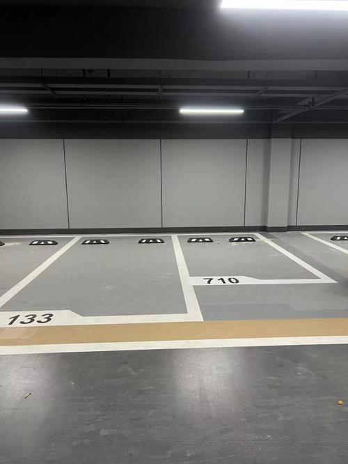 地下车库车位线拓印与原物位置对应拍摄示意图