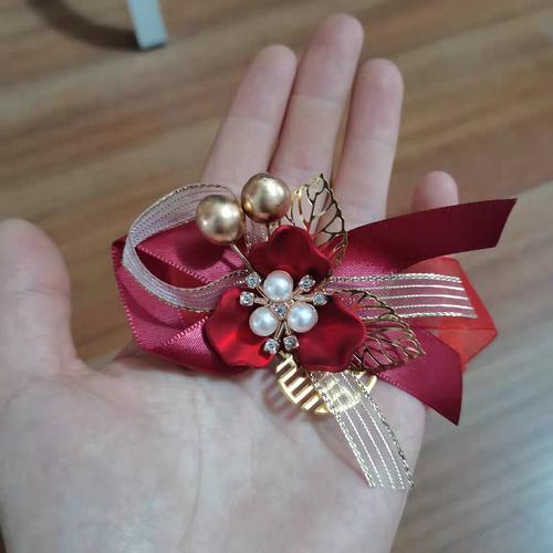 伴娘手腕花旁别彩色胸针