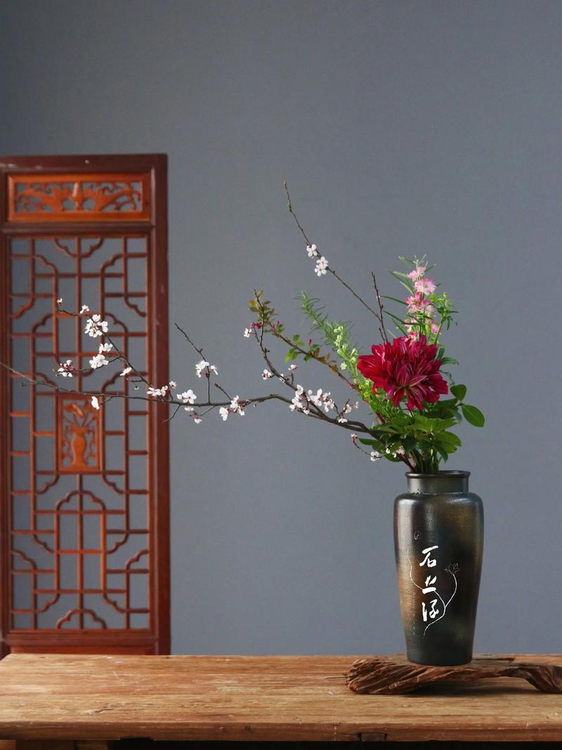 鲜花搭配避坑指南：装修老炮儿告诉你，家里花怎么摆不翻车