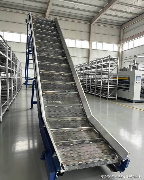 制造车间重载板链输送线现场图