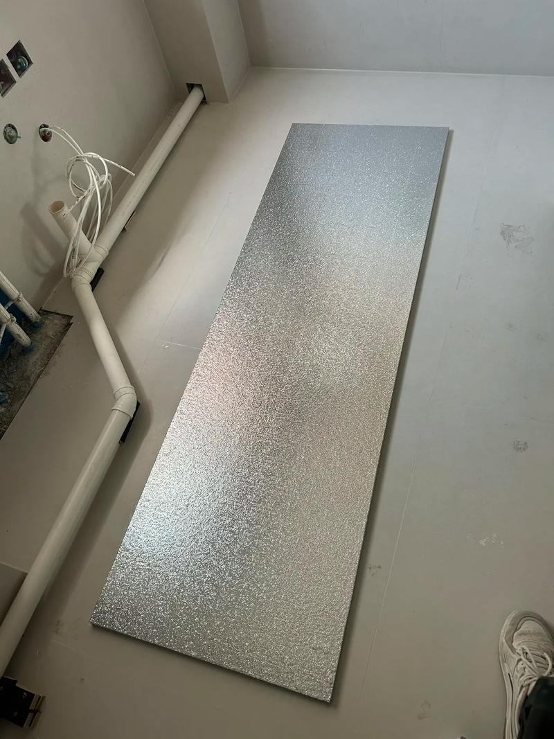 洗衣柜背面防潮铝箔纸施工实拍