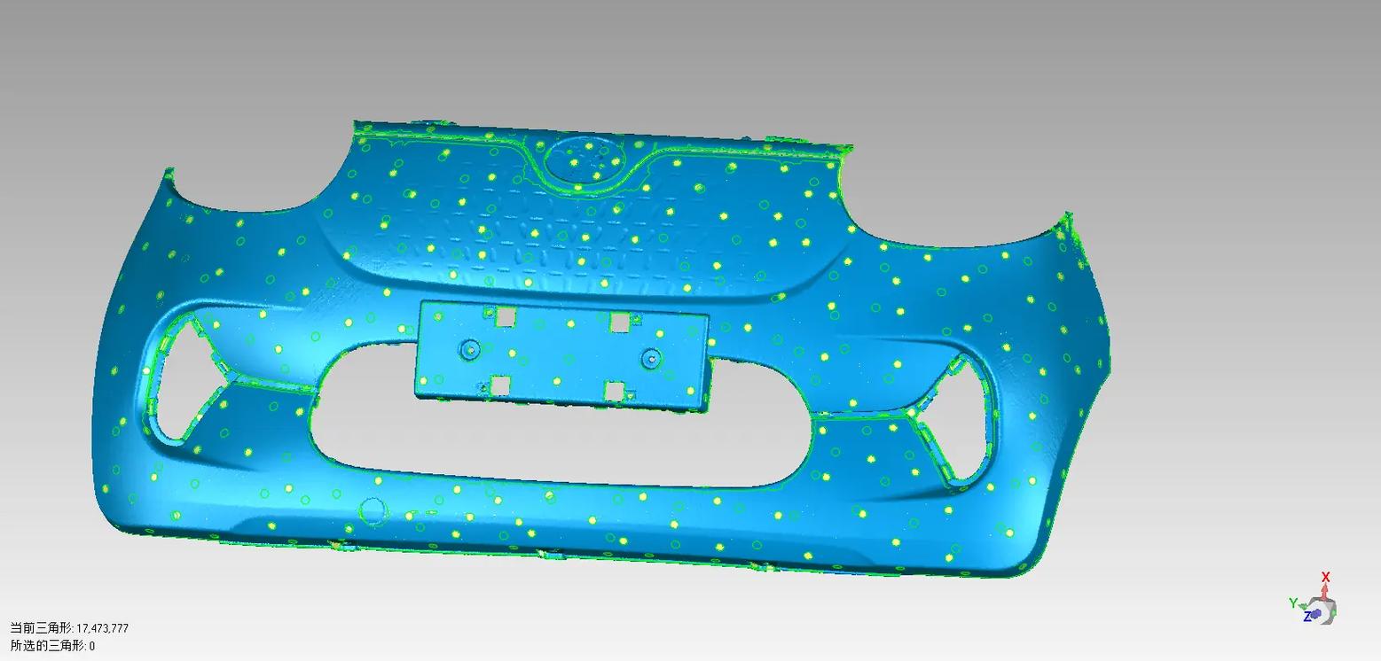 车间内工业3D扫描设备逆向建模汽车保险杠零件