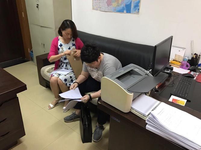 上海拆迁律所律师与委托人沟通现场