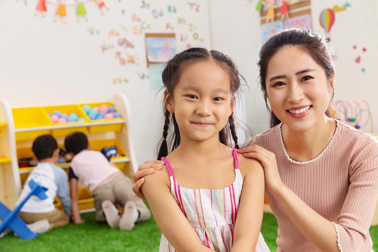 问：家长在孩子的PS写作中应该扮演什么角色？