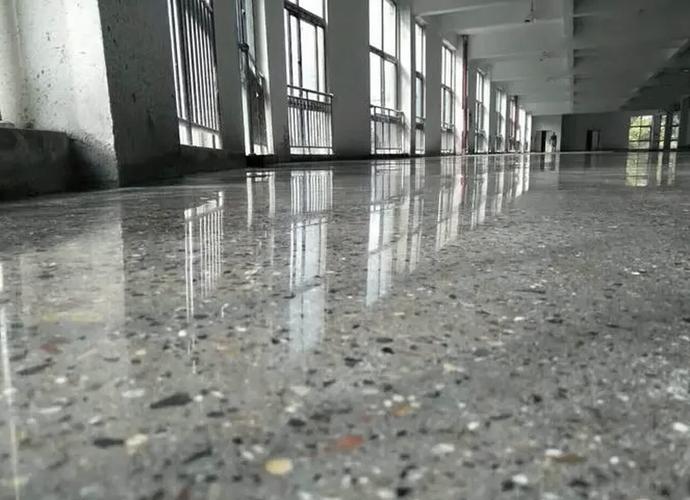 金刚砂地坪骨料颗粒对比图