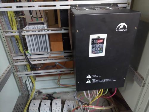 印染车间壁挂式防水变频器安装实拍