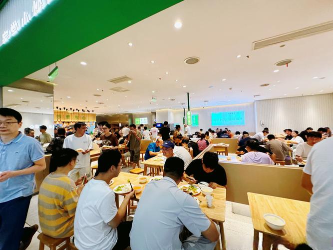 人多的餐馆，真的更靠谱？