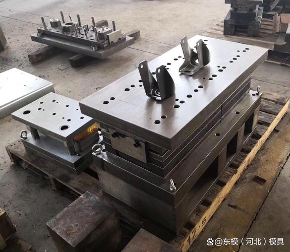插铣铣削加工深型腔模具工件实拍