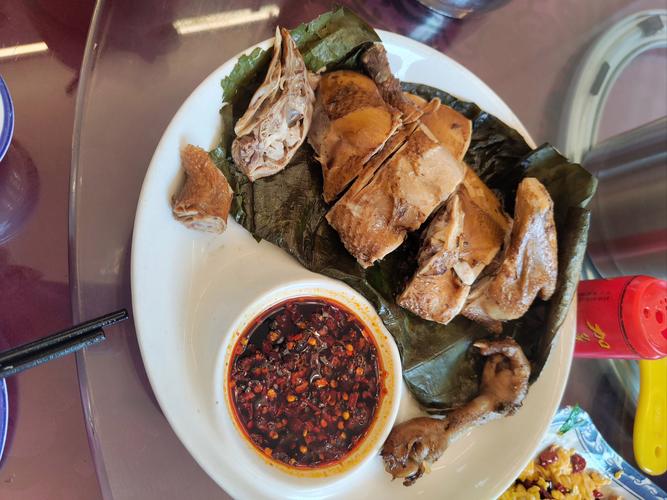 菜市场血粑鸭老板切腊肉