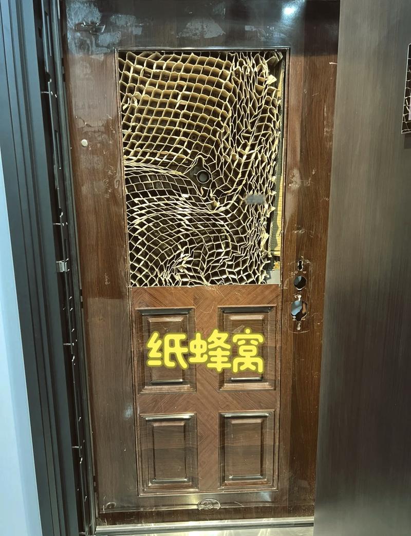 防盗门内部填充物岩棉蜂窝纸对比实拍图