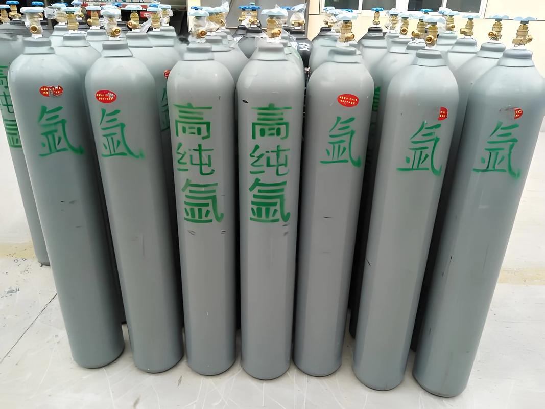 高纯氩气钢瓶阀和纯度标签细节