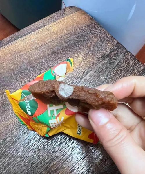 厨房敞开放置发霉的果干实拍