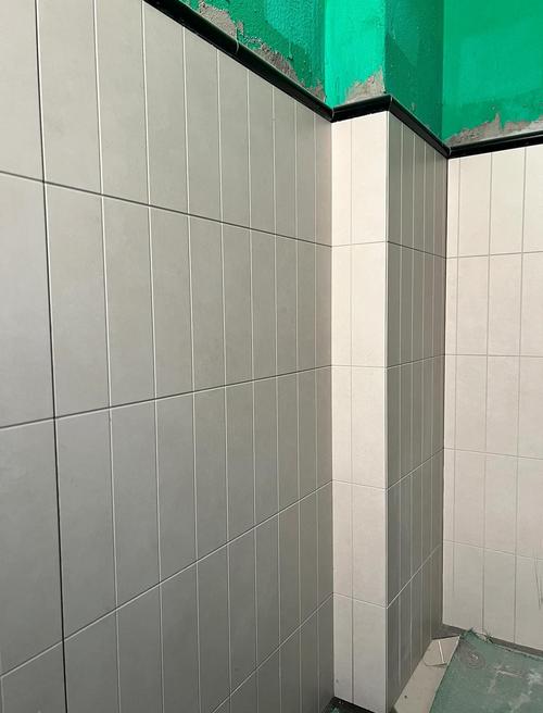 通体砖铺贴施工现场拉槽处理