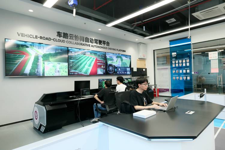 卓越工程师校企联合项目实验室实景