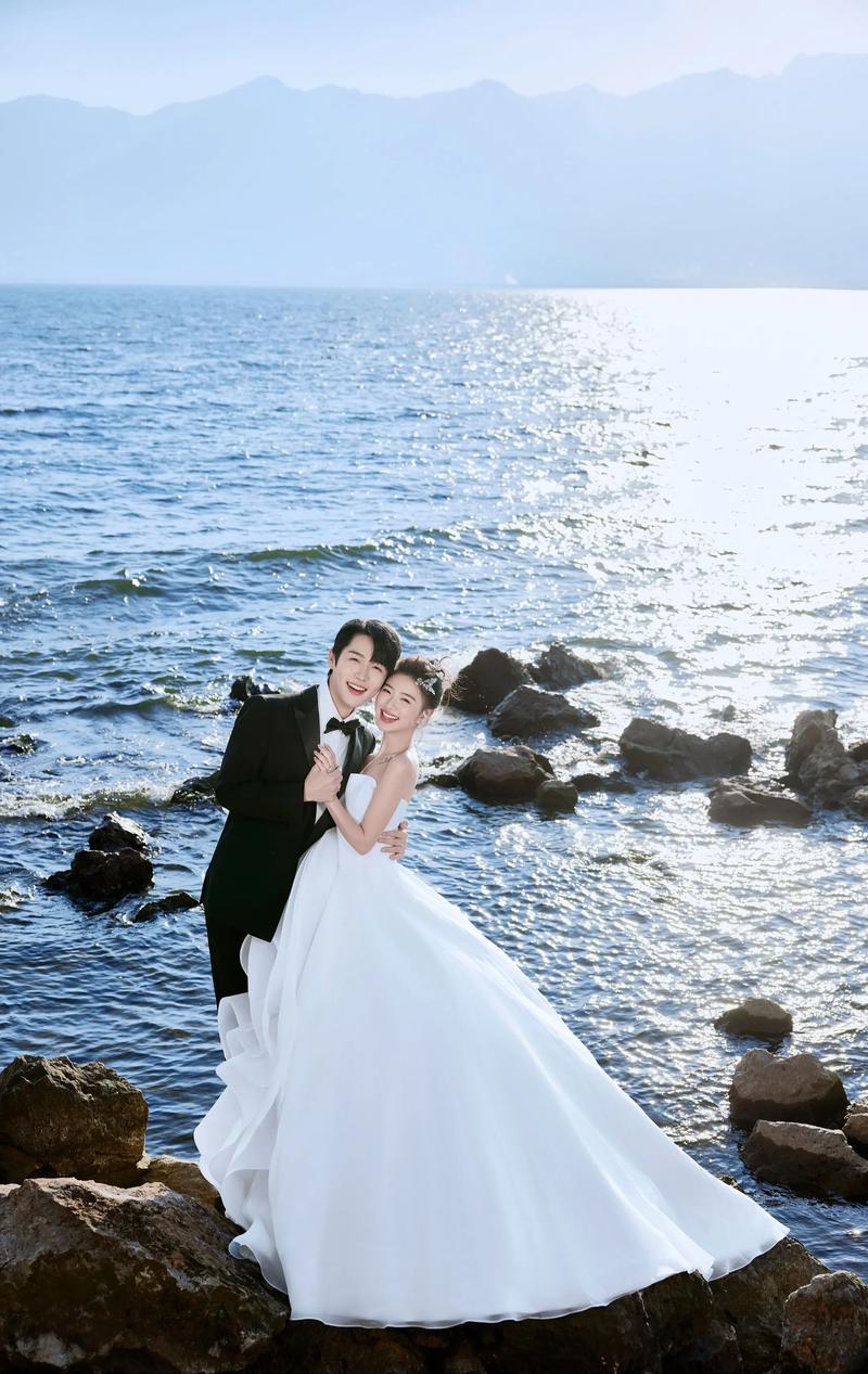 大理旅拍婚纱照真实场景与网红图对比
