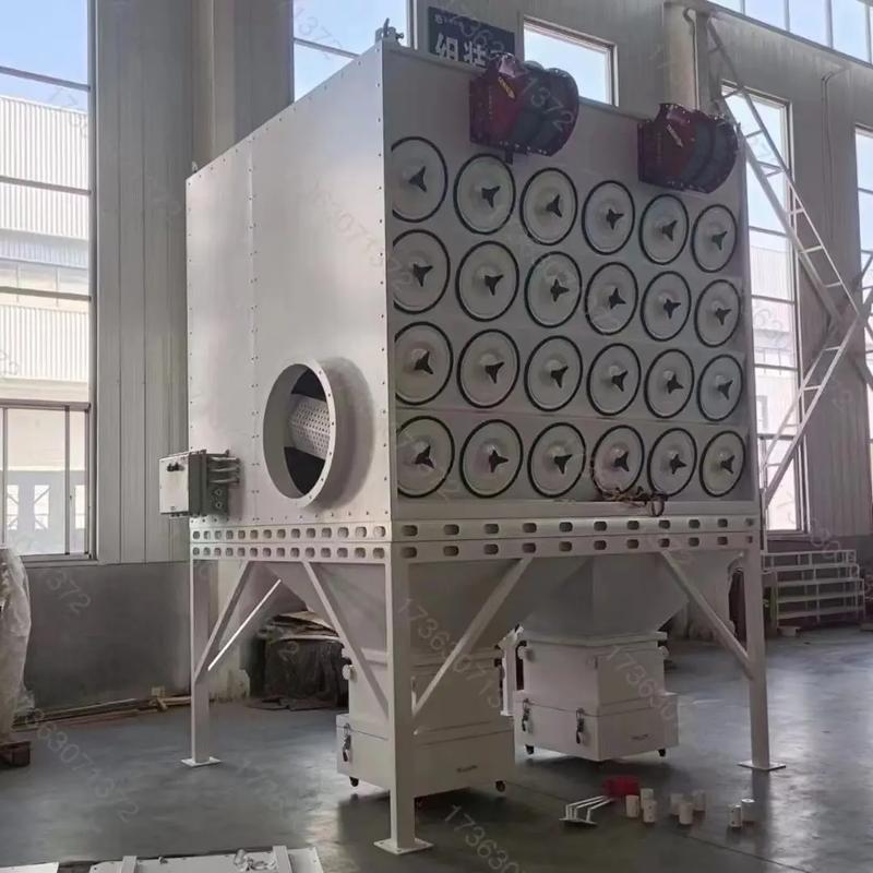 滤筒除尘器脉冲清灰系统气包与喷吹管特写