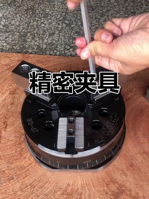 机加工车间三爪卡盘精度检测现场