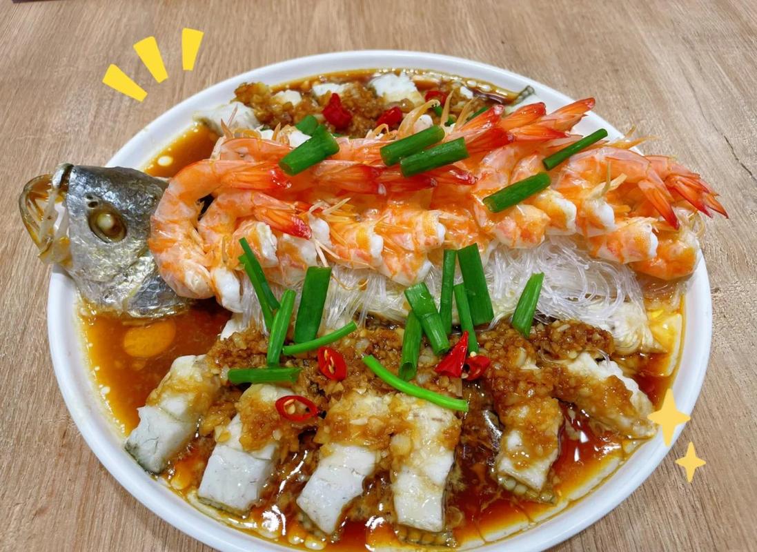 家常清蒸鱼虾健康烹饪成品图