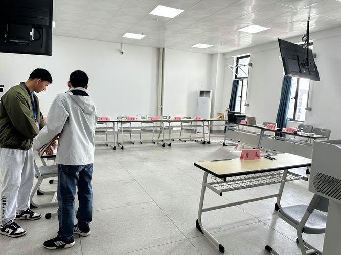 强基计划招生面试现场示意图
