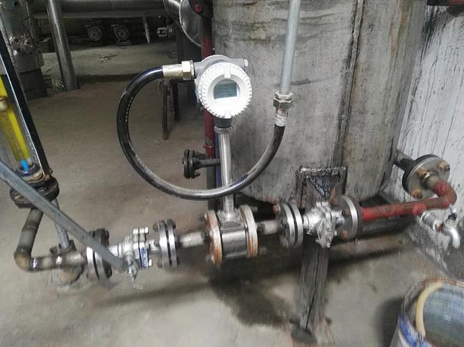 化工管道涡街流量计现场安装图