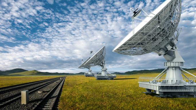 内蒙古牧区蒙古包外卫星互联网接收天线照片