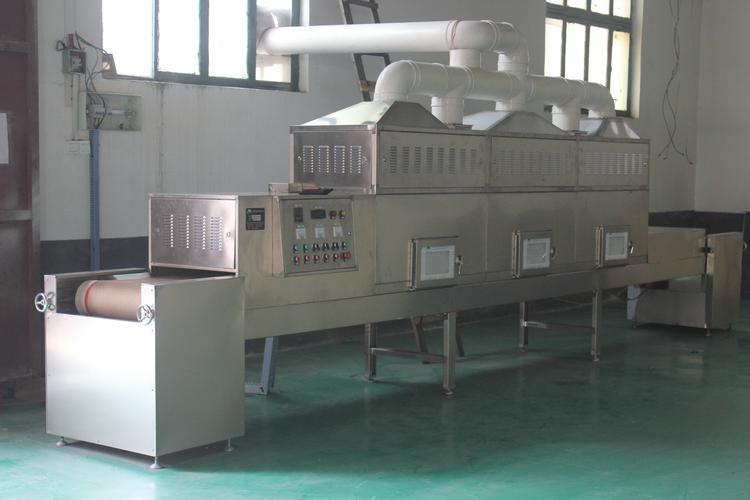 车间装配中大型工业微波炉腔体